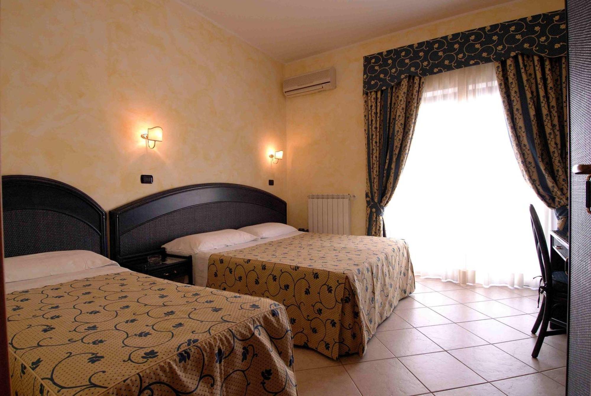 Hotel L'Approdo Anzio Ngoại thất bức ảnh