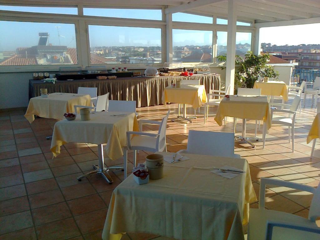 Hotel L'Approdo Anzio Ngoại thất bức ảnh