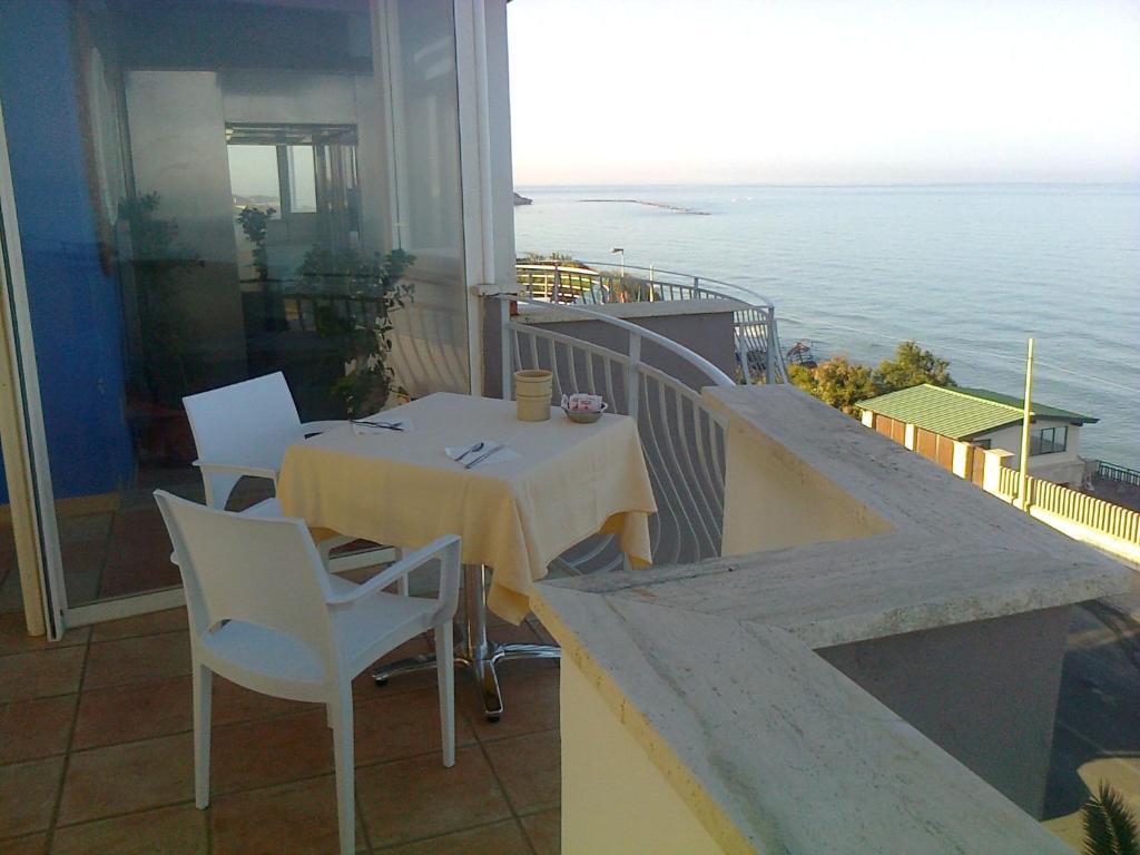Hotel L'Approdo Anzio Ngoại thất bức ảnh
