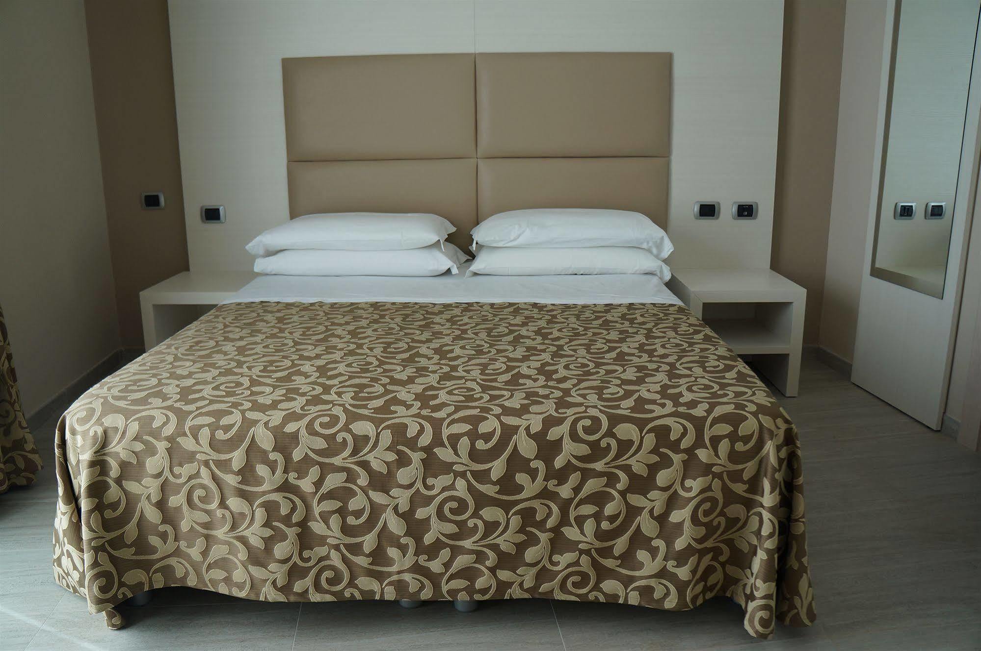 Hotel L'Approdo Anzio Ngoại thất bức ảnh